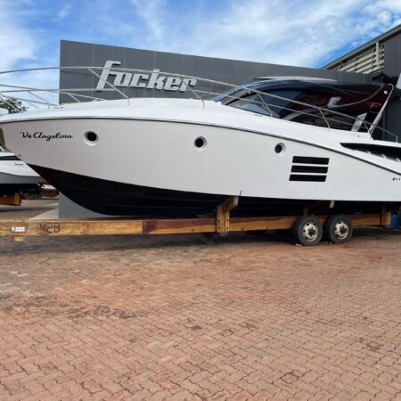 Lancha Focker F420 GranCoupé