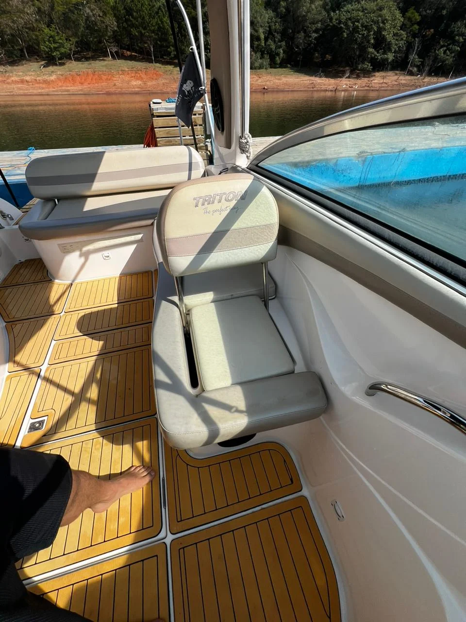 TRITON 230 - Imagem 9
