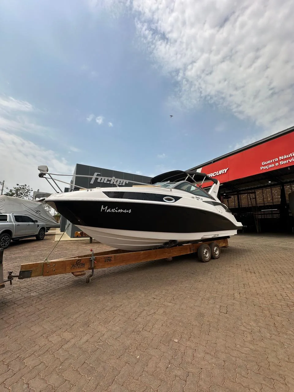 Lancha Focker 275